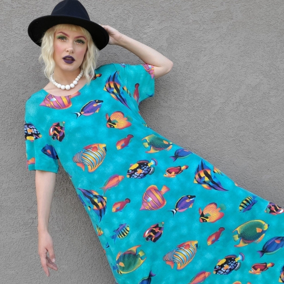 🌈MEET YOUR POSHER - NIKKI!🌈 - Picture 7 of 8